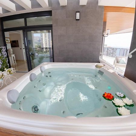 Ferienwohnung Sunset Waves Benidorm Julieta Vistas Al Mar Premium 200 Mt2 Con Jacuzzi En Terraza Exterior foto